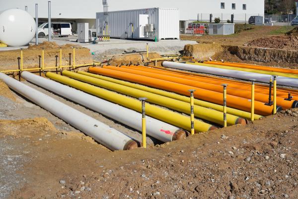 Construction of a new electrolyser to add hydrogen to the existing natural gas network